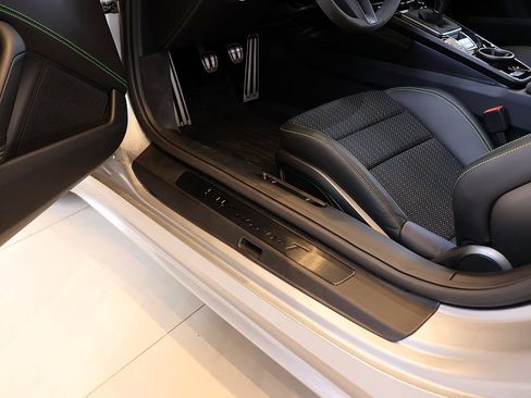 Used 2023 Porsche 911 Carrera T RWD image 36