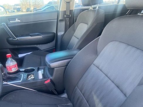 Used 2019 Kia Sportage LX image 6
