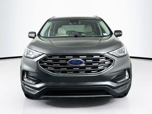 Used 2019 Ford Edge Titanium FWD image 2