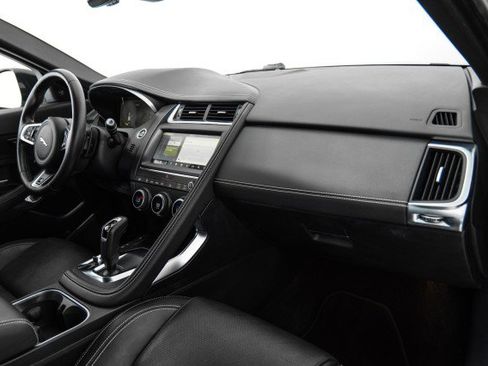 Used 2019 Jaguar E-PACE R-Dynamic SE image 10