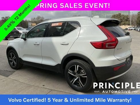 Used 2025 Volvo XC40 B5 Core image 5