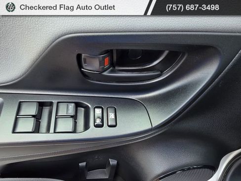 Used 2016 Toyota Yaris L FWD image 20
