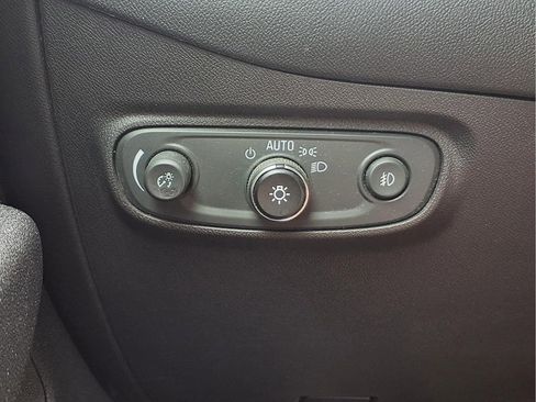 Used 2020 Chevrolet Equinox LT image 11