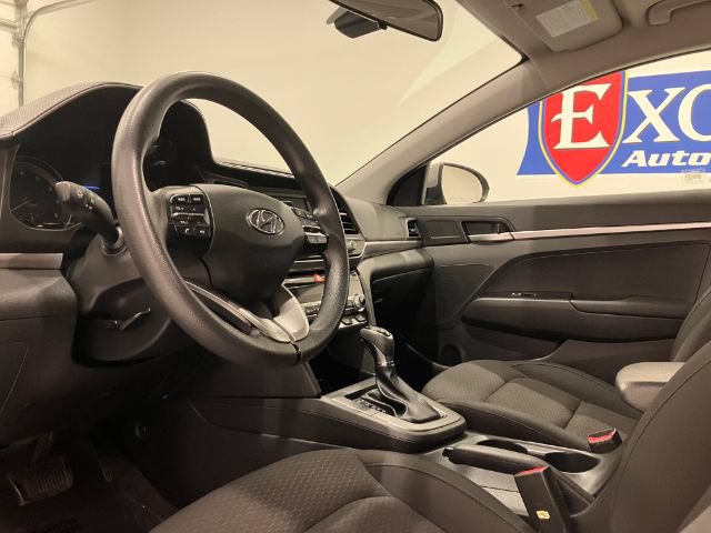 Used 2020 Hyundai Elantra SE w/ Cargo Package (C1) FWD image 16