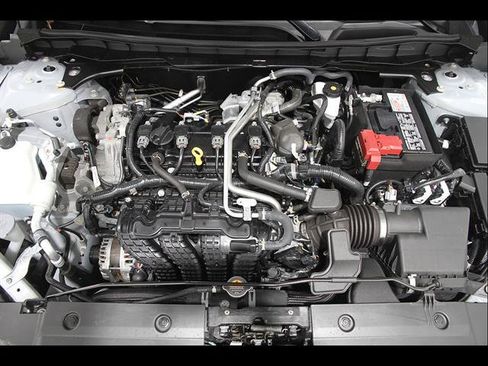 Used 2025 Nissan Altima 2.5 SR AWD/4WD image 19
