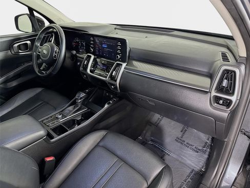 Certified 2021 Kia Sorento S w/ Panoramic Sunroof Package AWD/4WD image 29
