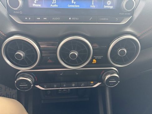 Used 2025 Nissan Sentra SR image 14