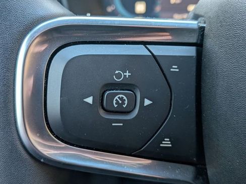 Used 2025 Volvo XC40 B5 Plus w/ Protection Package Premier image 20