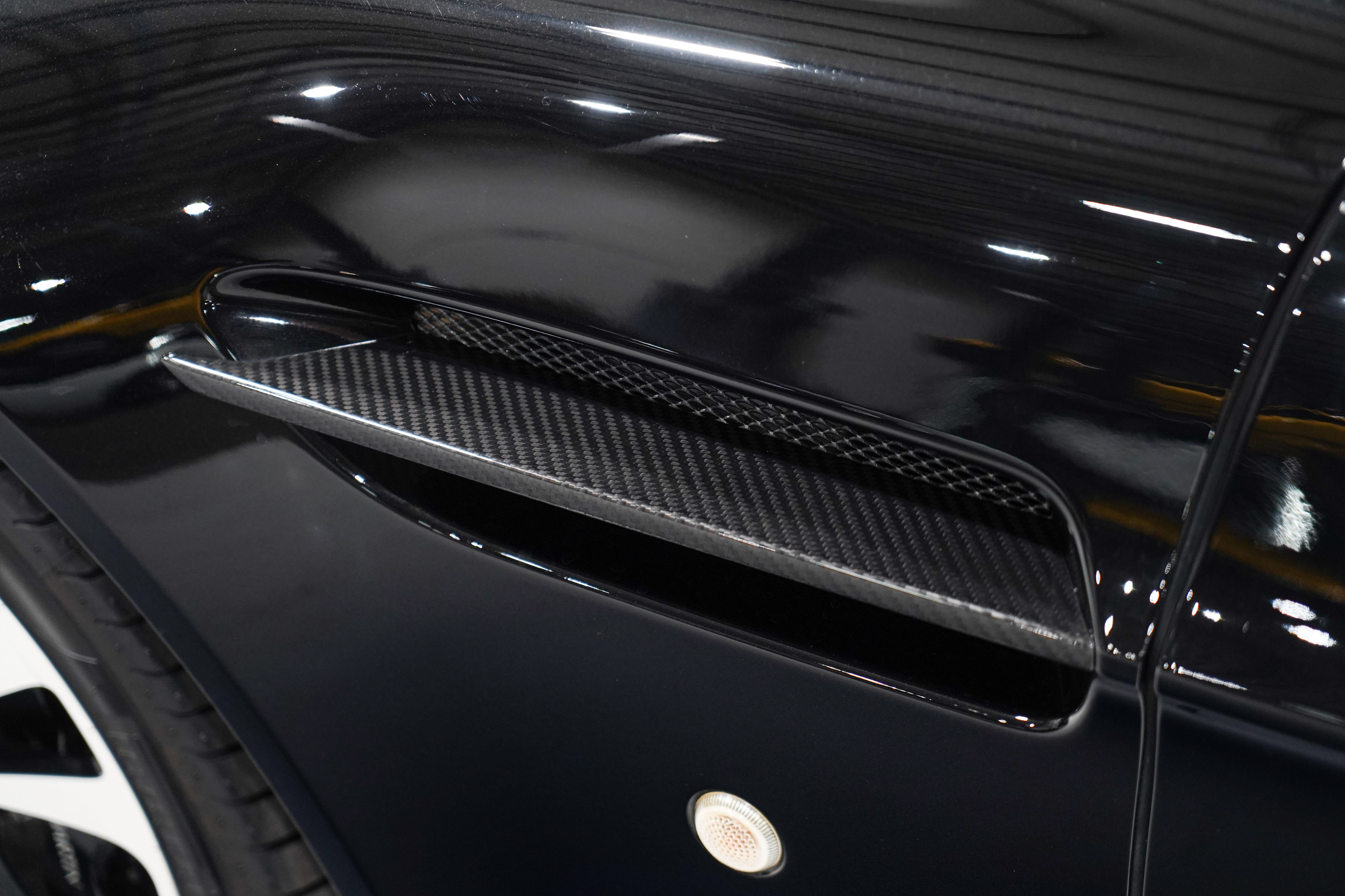 Used 2011 Aston Martin V12 Vantage Carbon Black RWD image 35