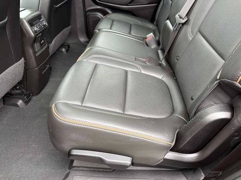 Used 2023 GMC Acadia AT4 w/ Preferred Package AWD/4WD image 14