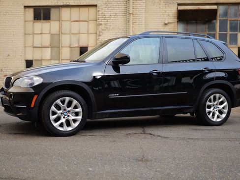 Used 2011 BMW X5 xDrive35i image 4