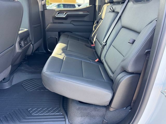 Used 2026 Chevrolet Silverado 1500 LT Trail Boss w/ LT Trail Boss Premium Package AWD/4WD image 12