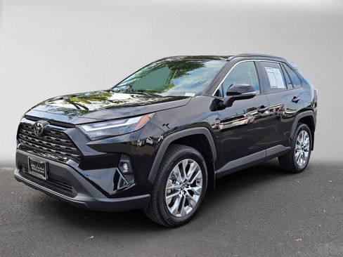 Used 2024 Toyota RAV4 XLE Premium w/ Weather Package AWD/4WD image 7