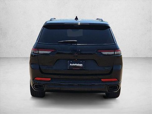 Used 2023 Jeep Grand Cherokee L Summit AWD/4WD image 7