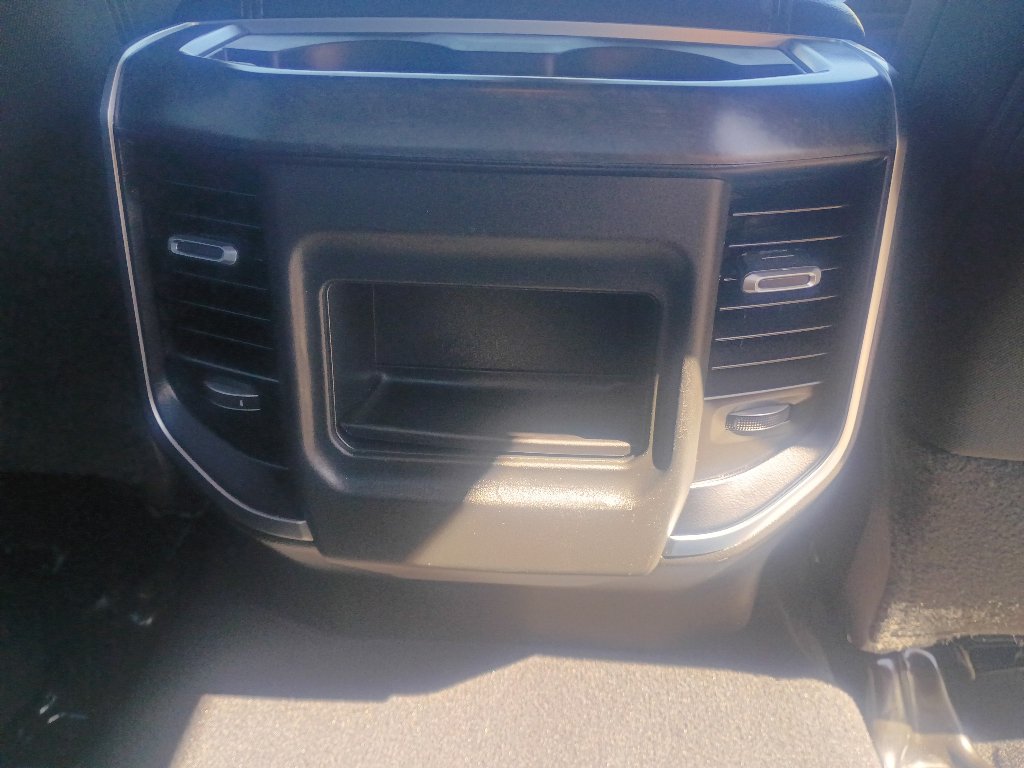 Used 2024 RAM 2500 Big Horn w/ Sport Appearance Package AWD/4WD image 14