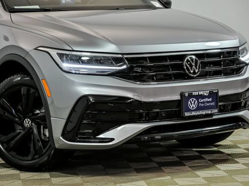 Certified 2024 Volkswagen Tiguan SE R-Line AWD/4WD image 2