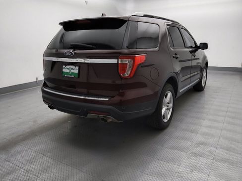 Used 2018 Ford Explorer XLT w/ Equipment Group 201A FWD image 7