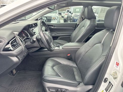 Used 2020 Toyota Camry XSE image 20