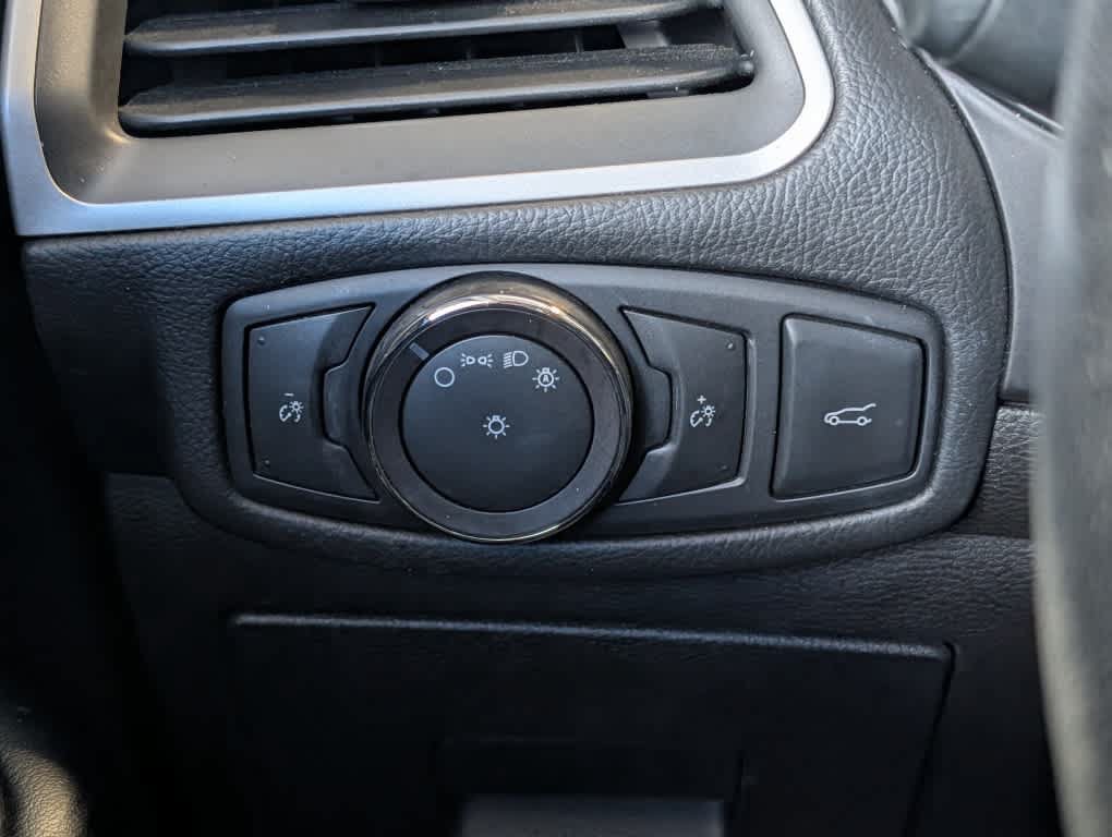 Used 2017 Ford Edge SEL w/ Equipment Group 201A AWD/4WD image 21