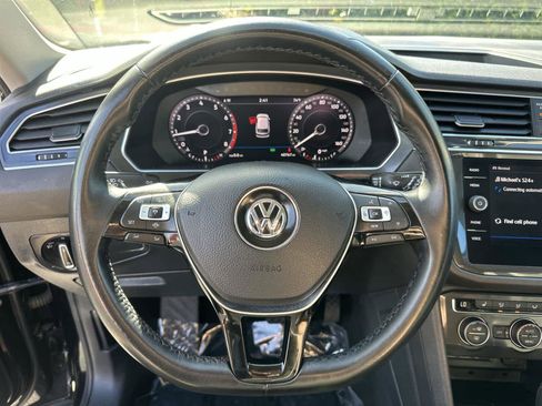 Used 2019 Volkswagen Tiguan SEL AWD/4WD image 16
