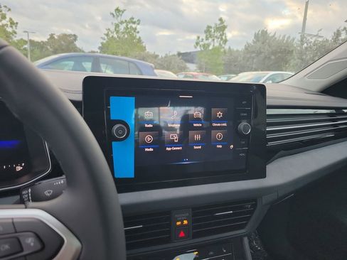 New 2026 Volkswagen Jetta SE image 9