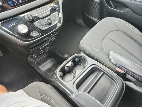 Used 2018 Chrysler Pacifica Touring Plus FWD image 16