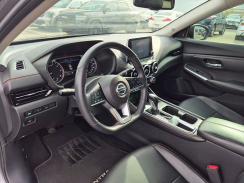 Used 2020 Nissan Sentra SR w/ Premium Package FWD image 16