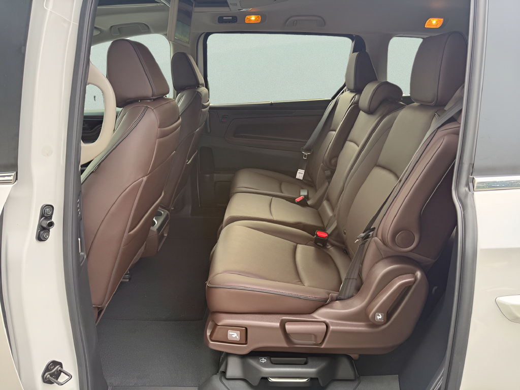 New 2027 Honda Odyssey Touring image 11