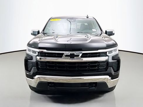 Used 2024 Chevrolet Silverado 1500 LT AWD/4WD image 2