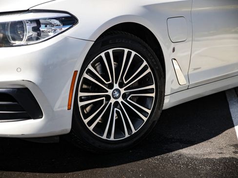 Used 2019 BMW 530e xDrive w/ Convenience Package AWD/4WD image 6