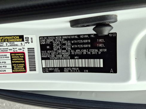 Used 2023 Toyota Sienna Limited AWD/4WD image 37