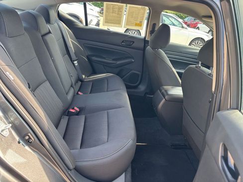 Used 2025 Nissan Altima 2.5 SV FWD image 25