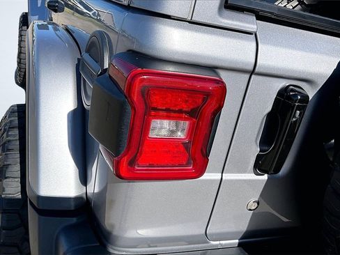 Used 2018 Jeep Wrangler Unlimited Rubicon image 30