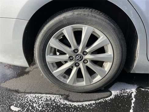 Used 2019 Toyota Camry LE image 8