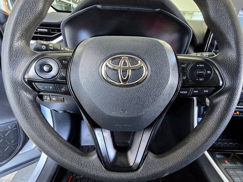 Used 2021 Toyota RAV4 XLE AWD/4WD image 14