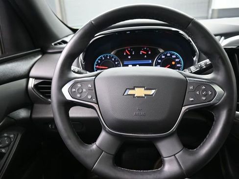 Used 2023 Chevrolet Traverse LT w/ LT Premium Package image 8