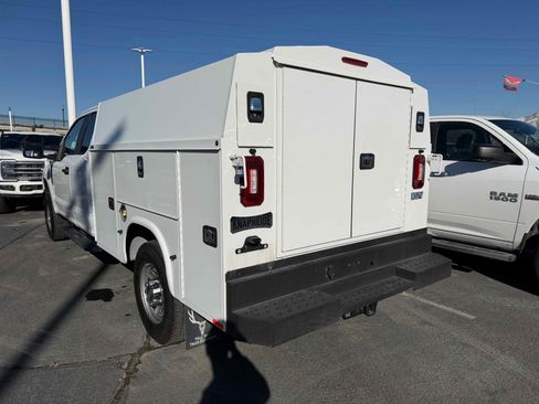 Used 2022 Ford F250 XL w/ Power Equipment Group image 11