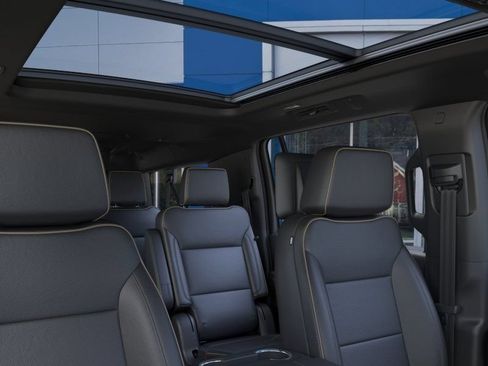 New 2026 Chevrolet Suburban Premier AWD/4WD image 24