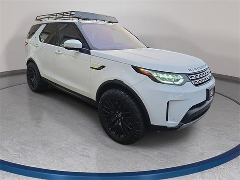 Used 2018 Land Rover Discovery HSE image 4