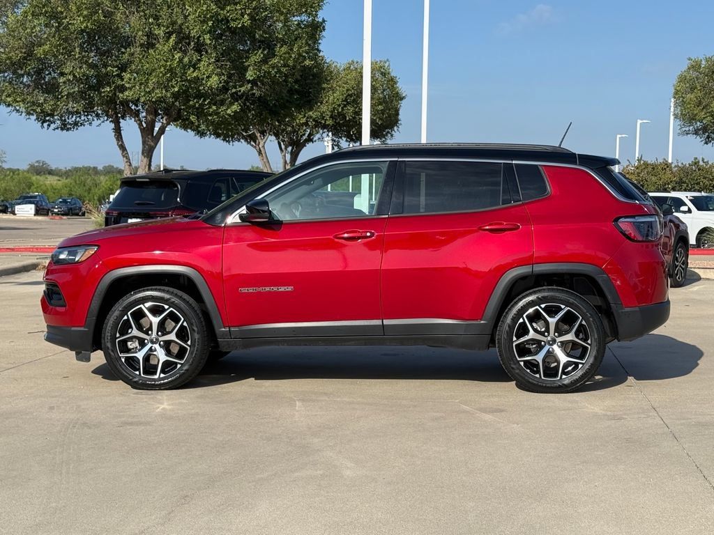 Used 2025 Jeep Compass Limited AWD/4WD image 2