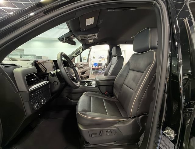 Used 2025 Chevrolet Tahoe Premier AWD/4WD image 11