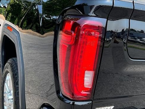 Used 2021 GMC Sierra 2500 Denali w/ Denali Ultimate Package AWD/4WD image 32