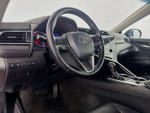 Used 2018 Toyota Camry XSE image 22