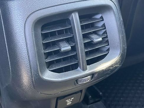 Used 2014 Jeep Cherokee Limited w/ Technology Group FWD image 20