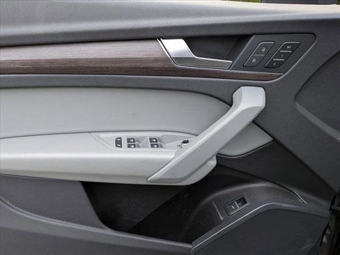 Used 2022 Audi Q5 2.0T Premium w/ Convenience Package image 14