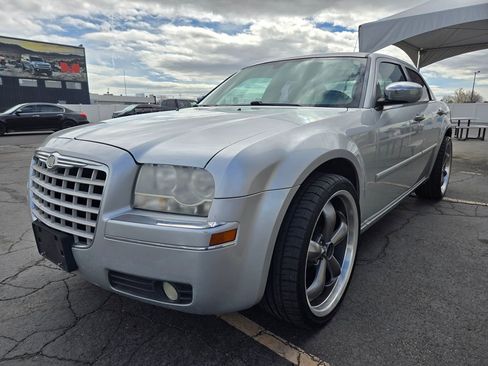 Used 2006 Chrysler 300 Touring image 3