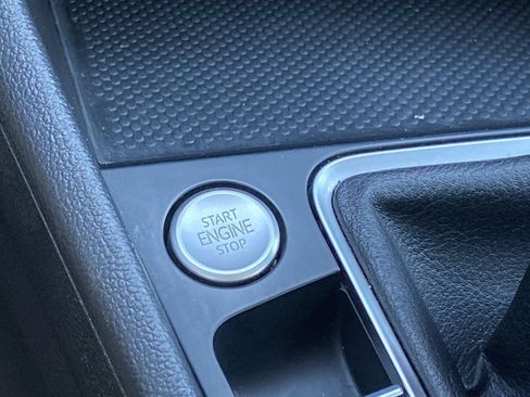 Used 2024 Volkswagen Jetta SE FWD image 12