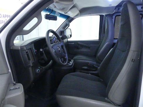Used 2021 GMC Savana 2500 w/ Driver Convenience Package RWD image 17