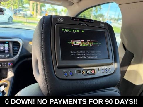 Used 2018 GMC Acadia Denali w/ Technology Package FWD image 19