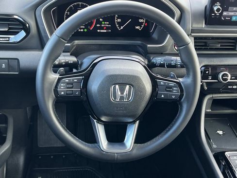 Used 2025 Honda Pilot EX-L image 8